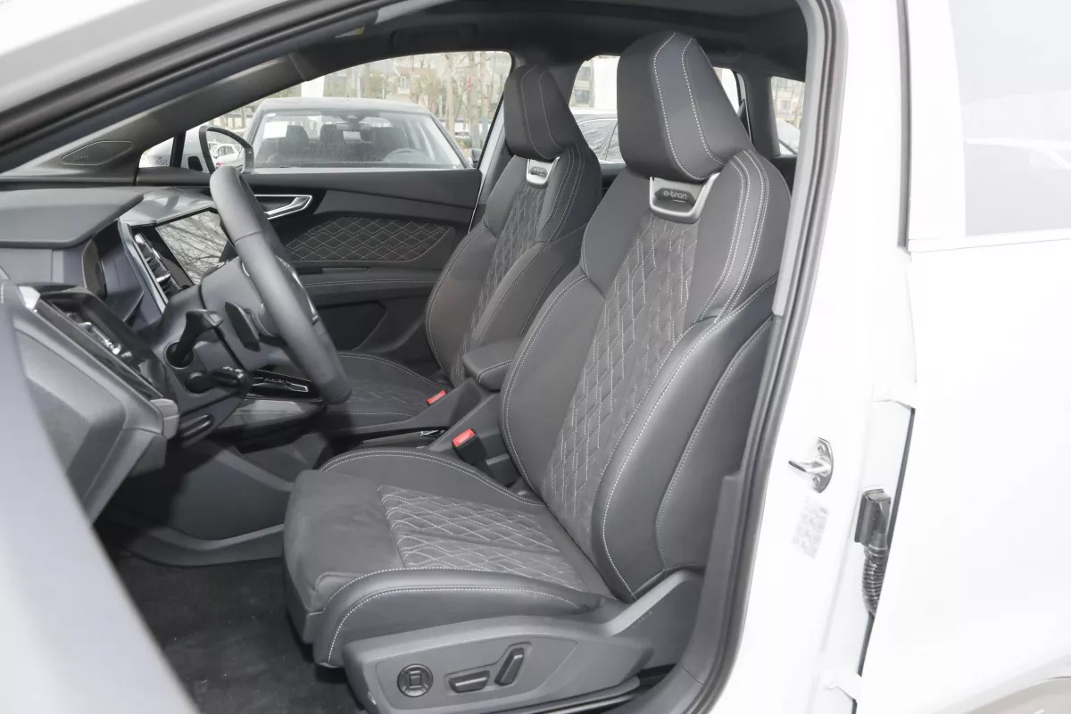 AUDI Q4 e-tron—65