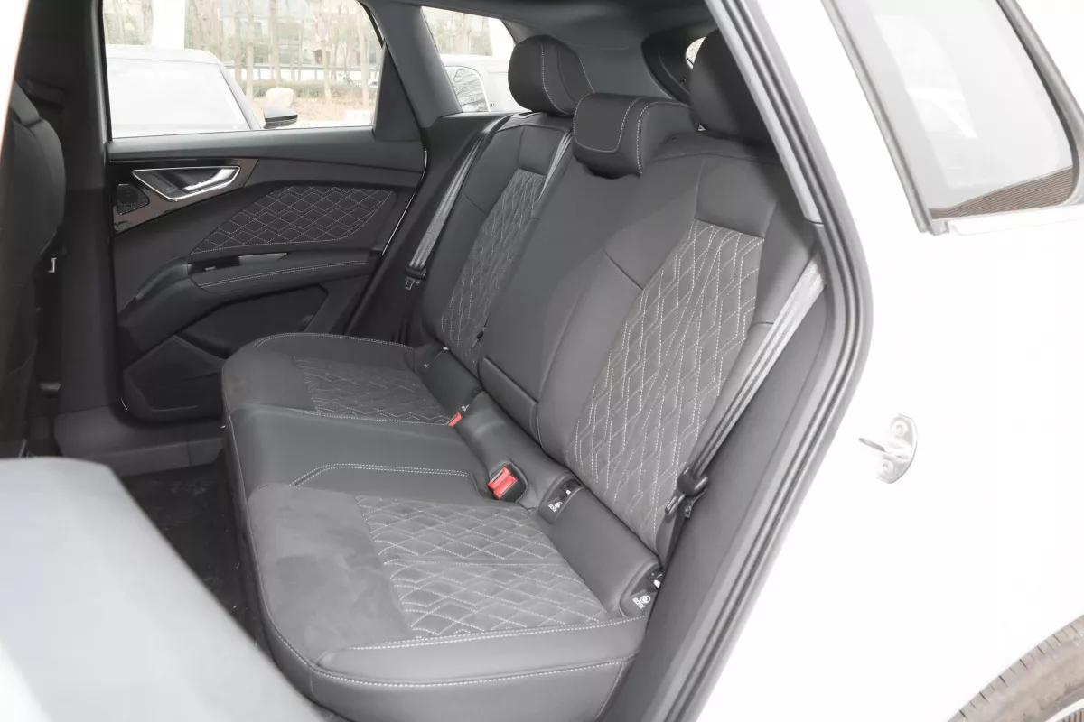 AUDI Q4 e-tron—64