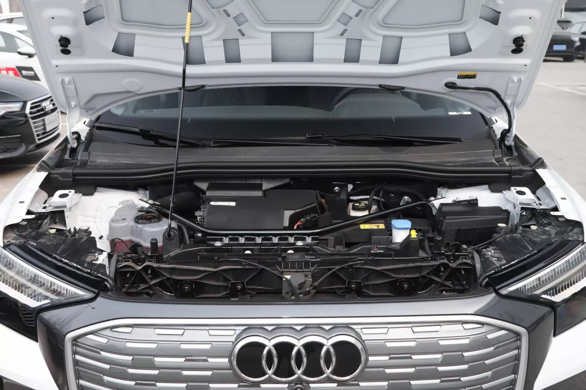 AUDI Q4 e-tron—38