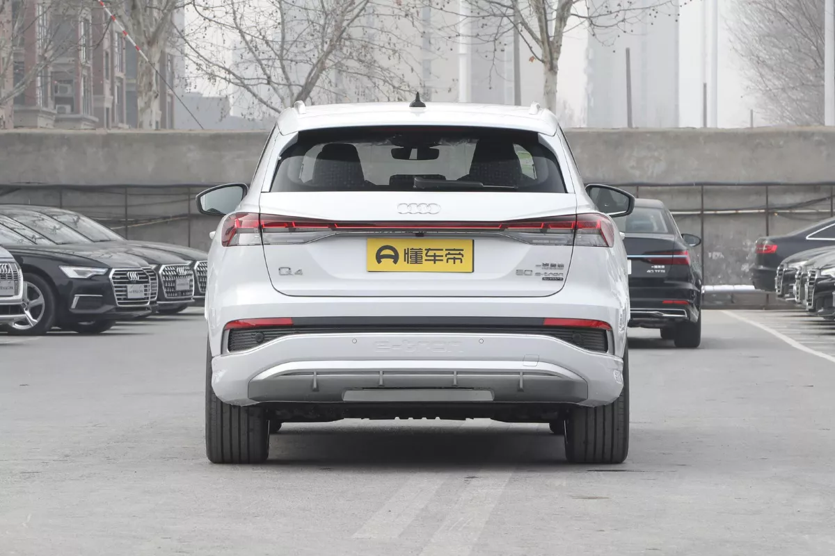 AUDI Q4 e-tron—42