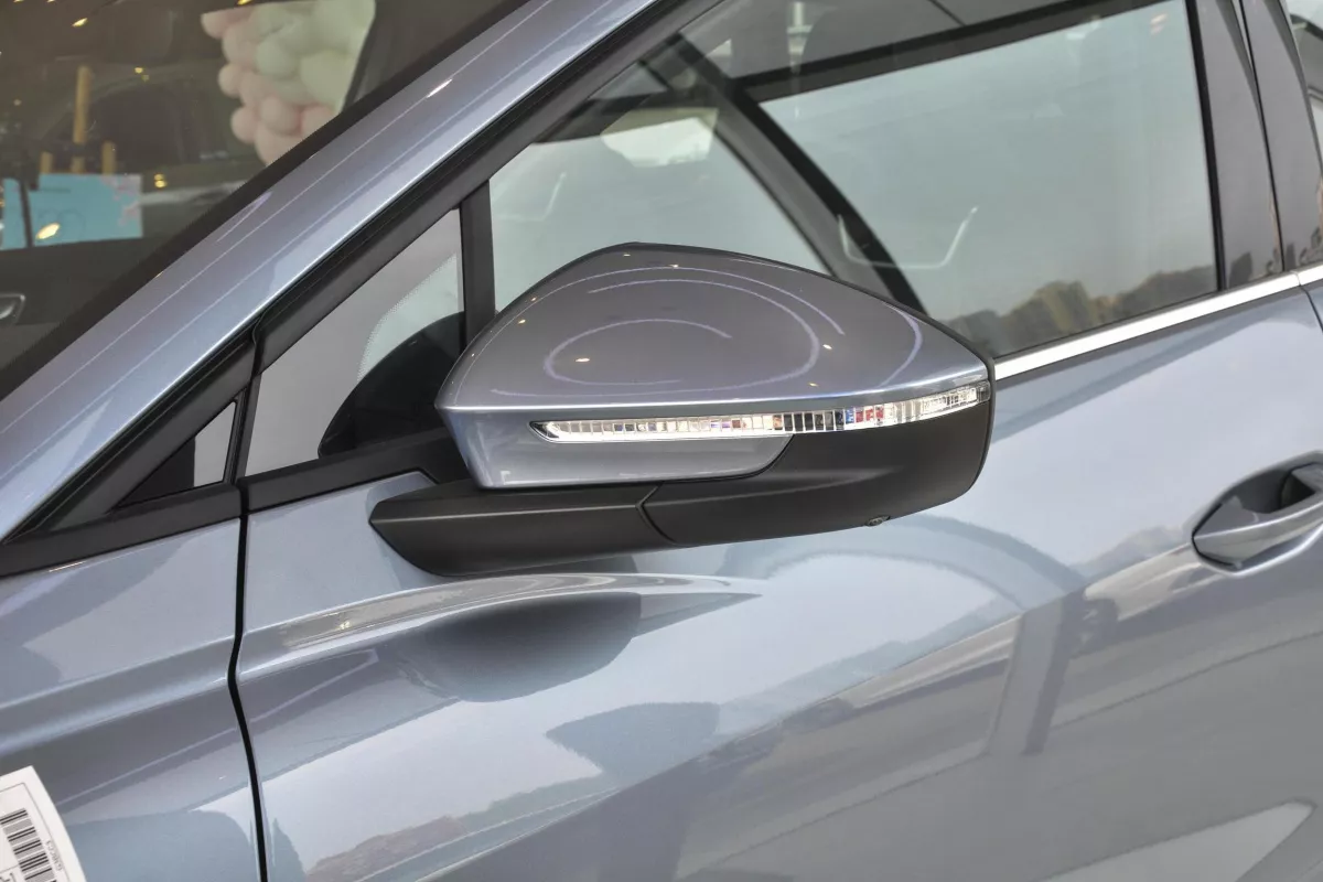 AUDI Q4 e-tron—4