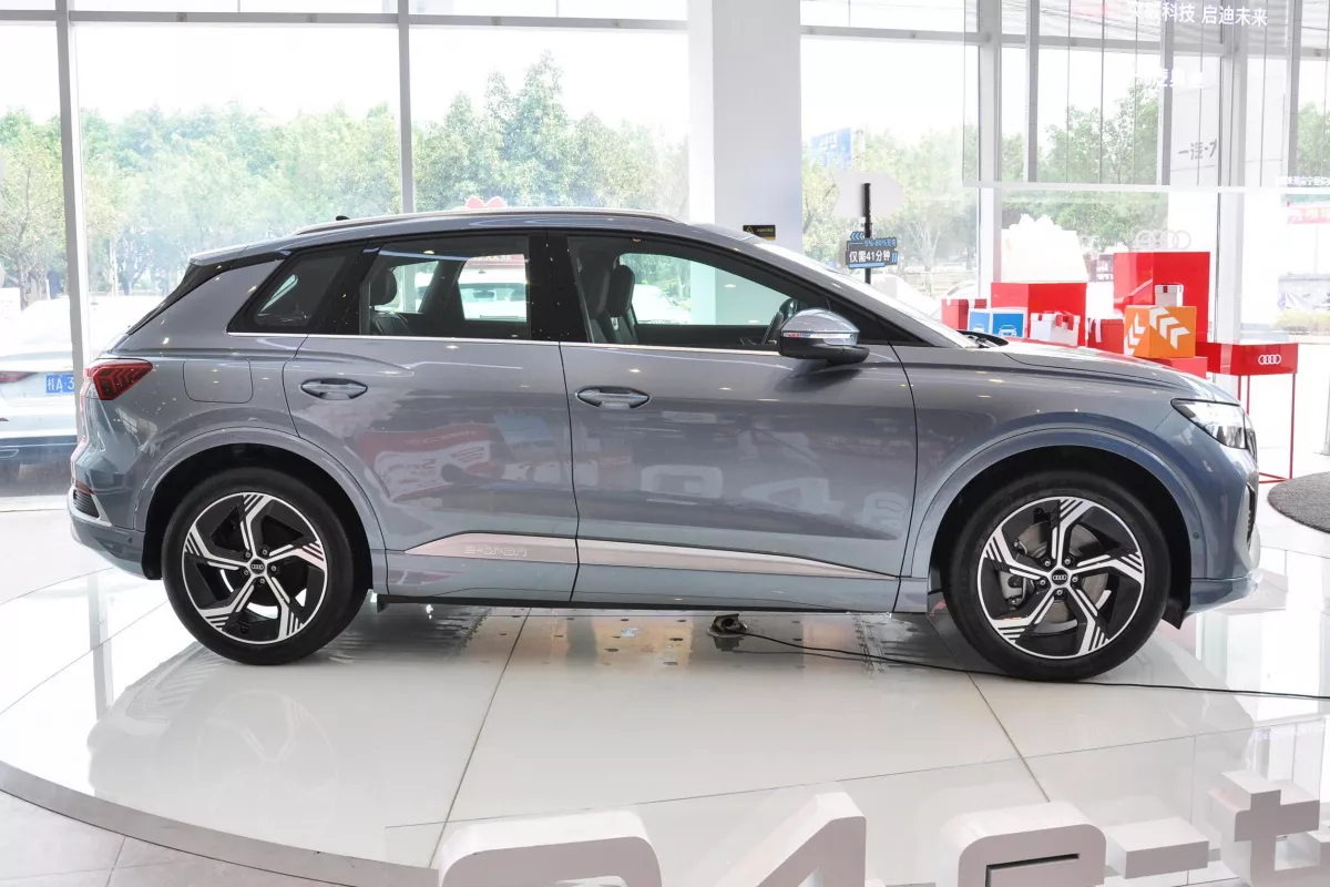 AUDI Q4 e-tron—6
