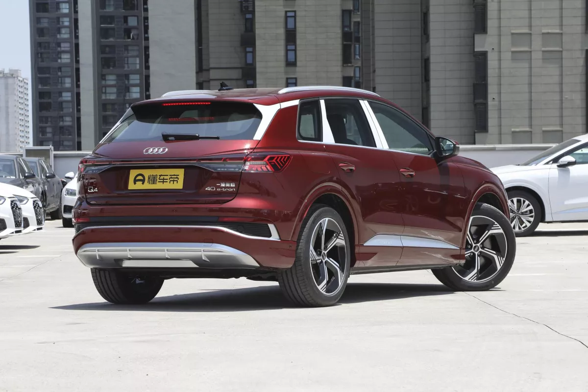 AUDI Q4 e-tron—25