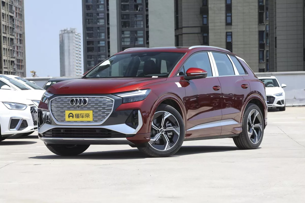 AUDI Q4 e-tron—35