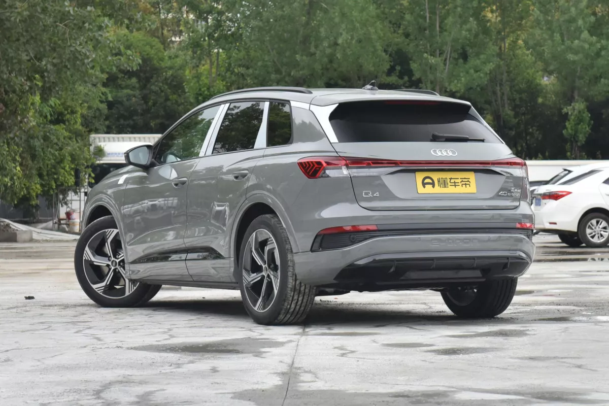 AUDI Q4 e-tron—21
