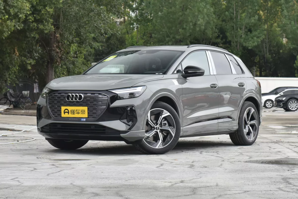 AUDI Q4 e-tron—24