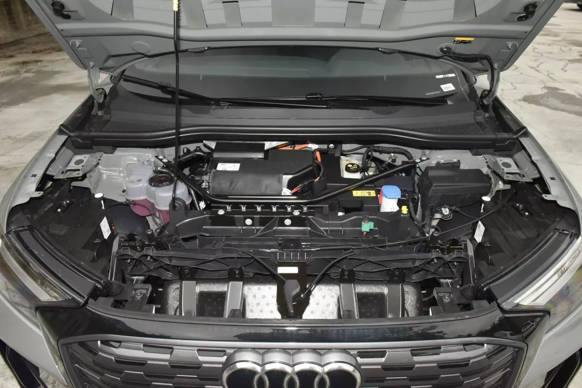 AUDI Q4 e-tron—15