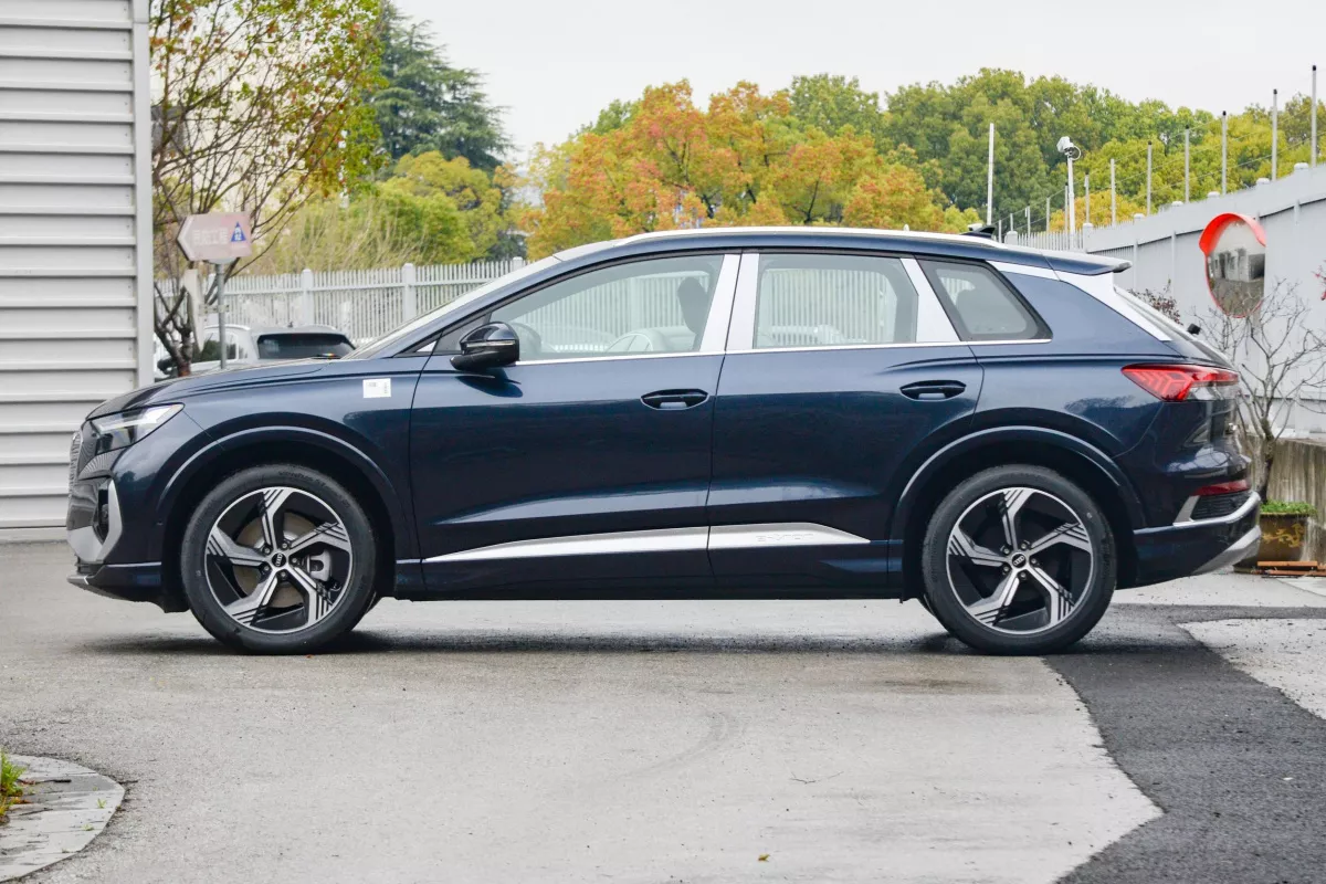 AUDI Q4 e-tron—50