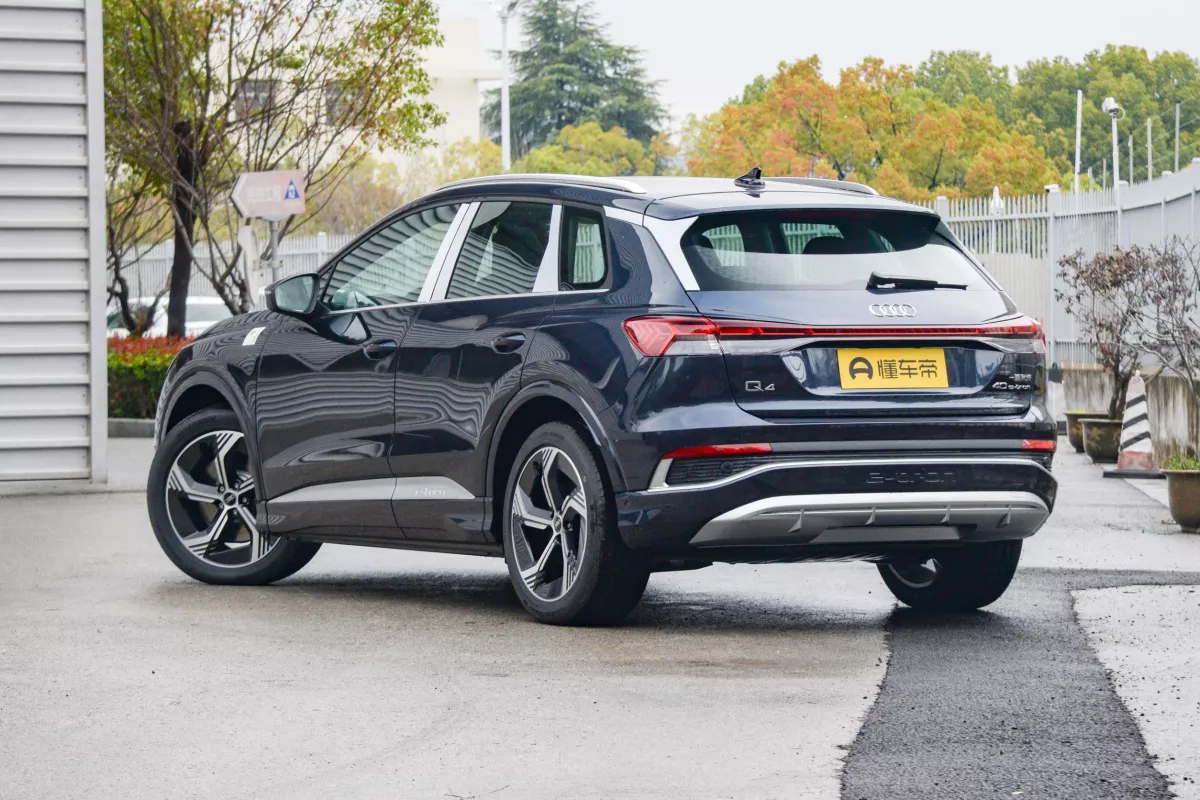 AUDI Q4 e-tron—54