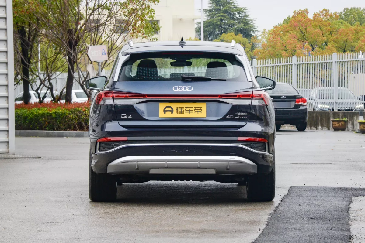 AUDI Q4 e-tron—53