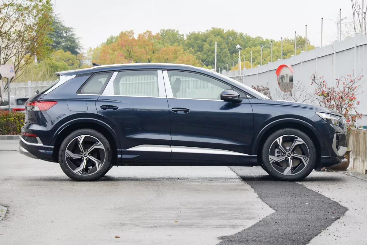 AUDI Q4 e-tron—52