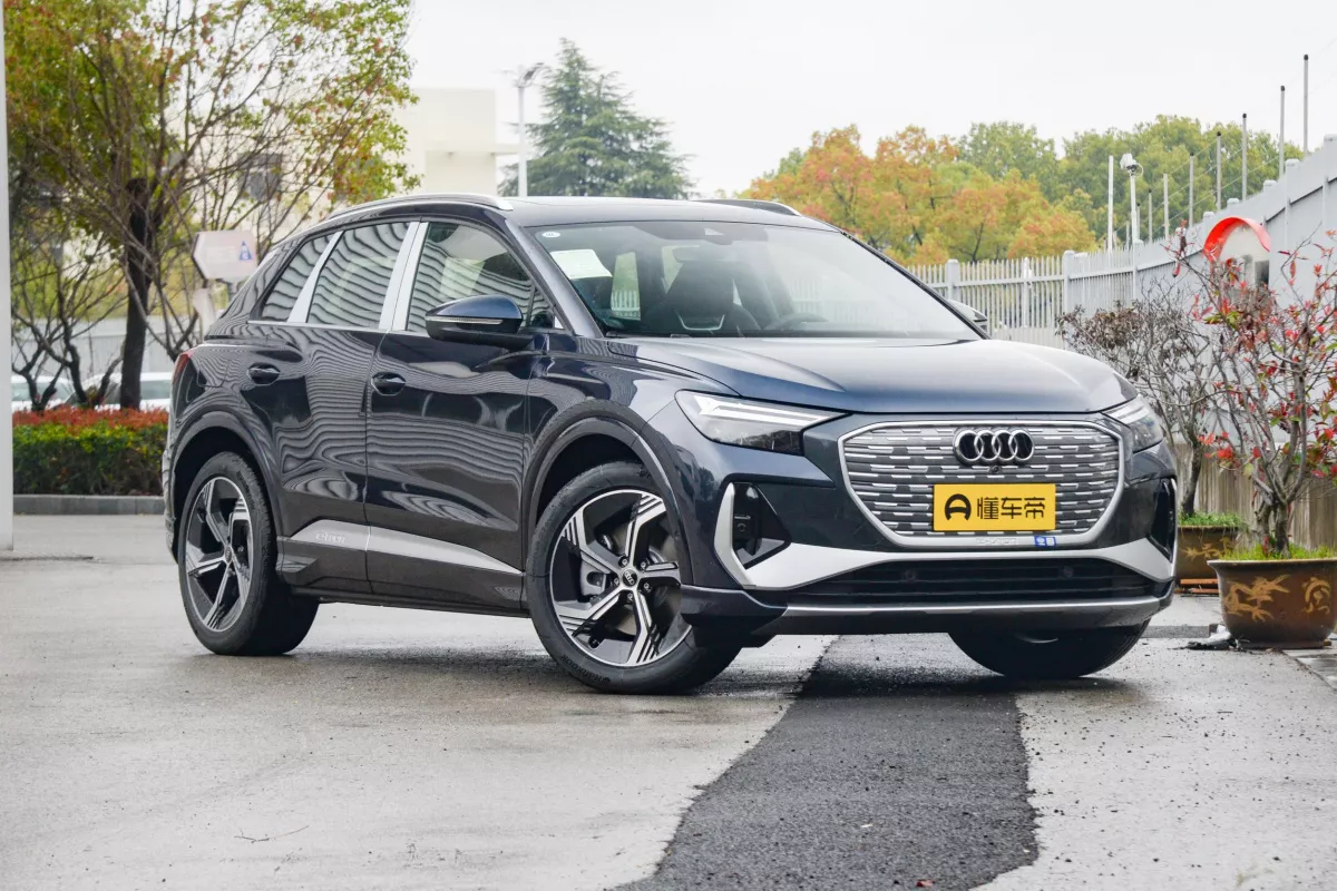 AUDI Q4 e-tron—55