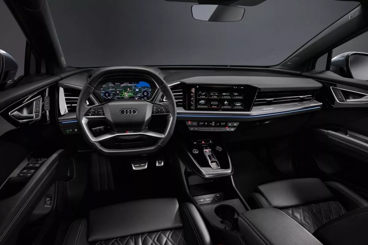 AUDI Q4 e-tron—4