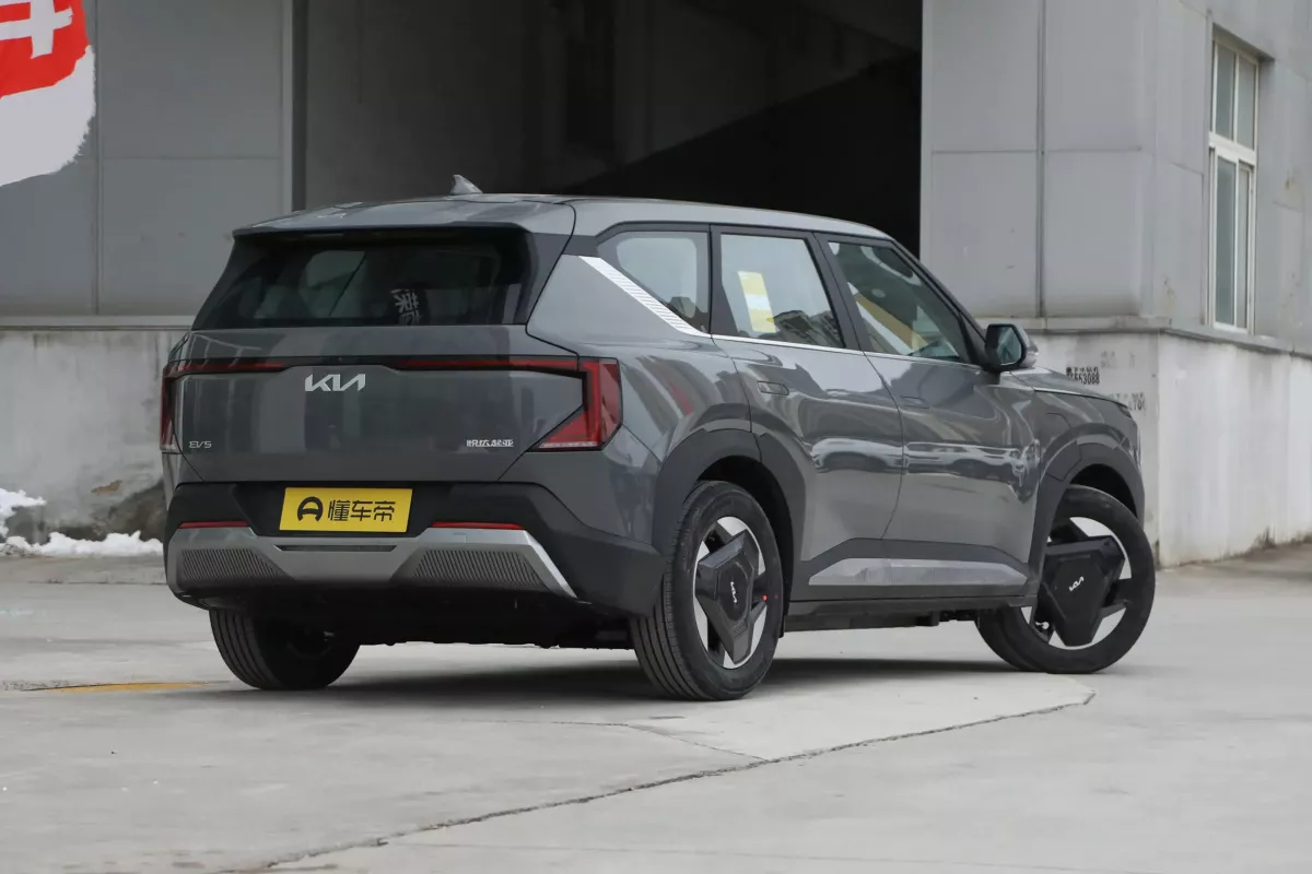 KIA EV5—5