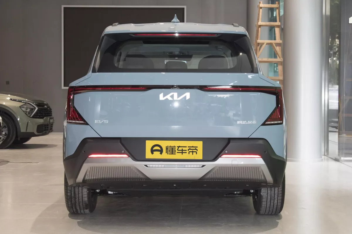 KIA EV5—14