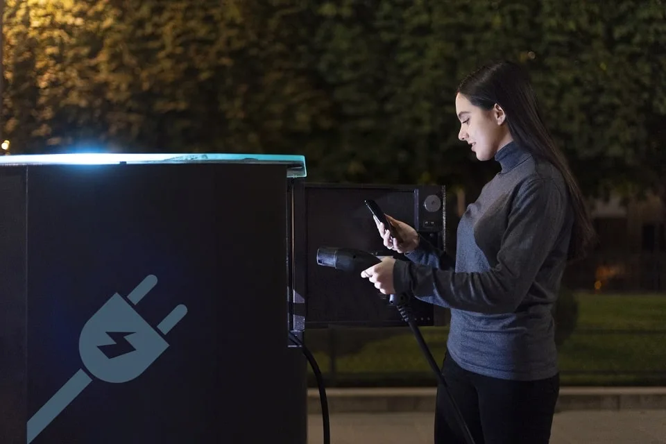 Скільки коштує зарядити електромобіль?